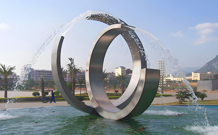 靈動水韻，不銹鋼噴泉雕塑的夢幻交響