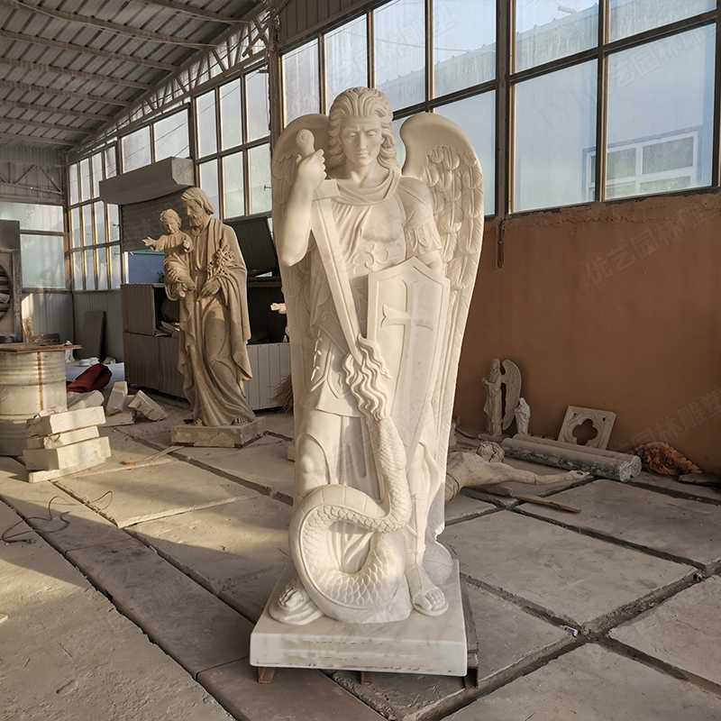 圣邁克雕塑，大理石圣邁克