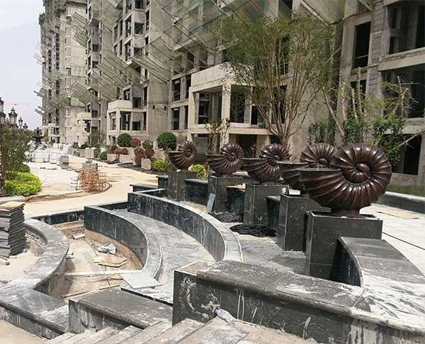 那玻璃鋼雕塑上色的時候要注意什么呢？